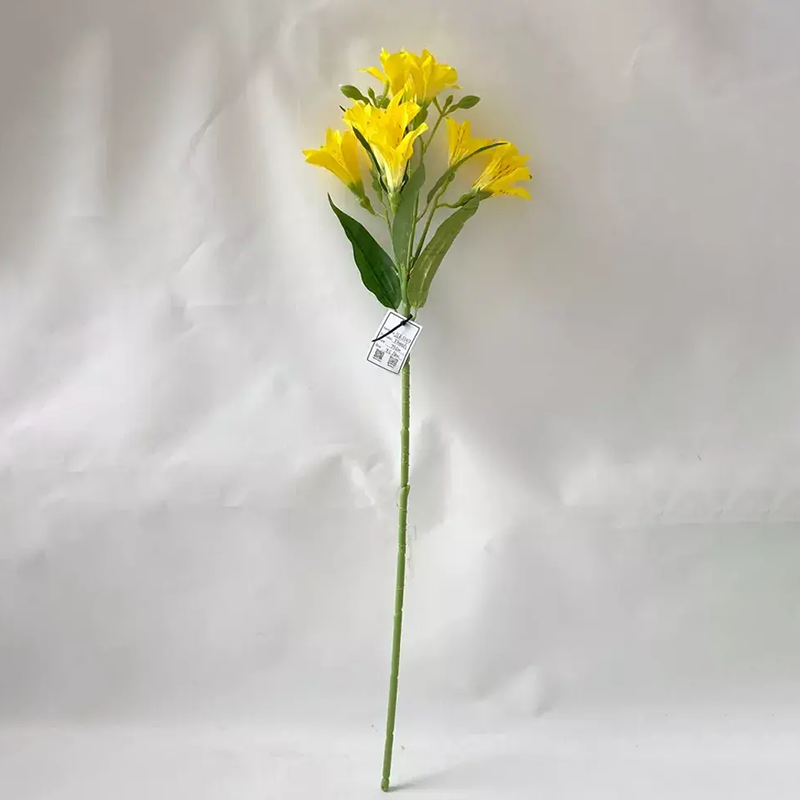 সিল্ক কৃত্রিম লিলি ফুল