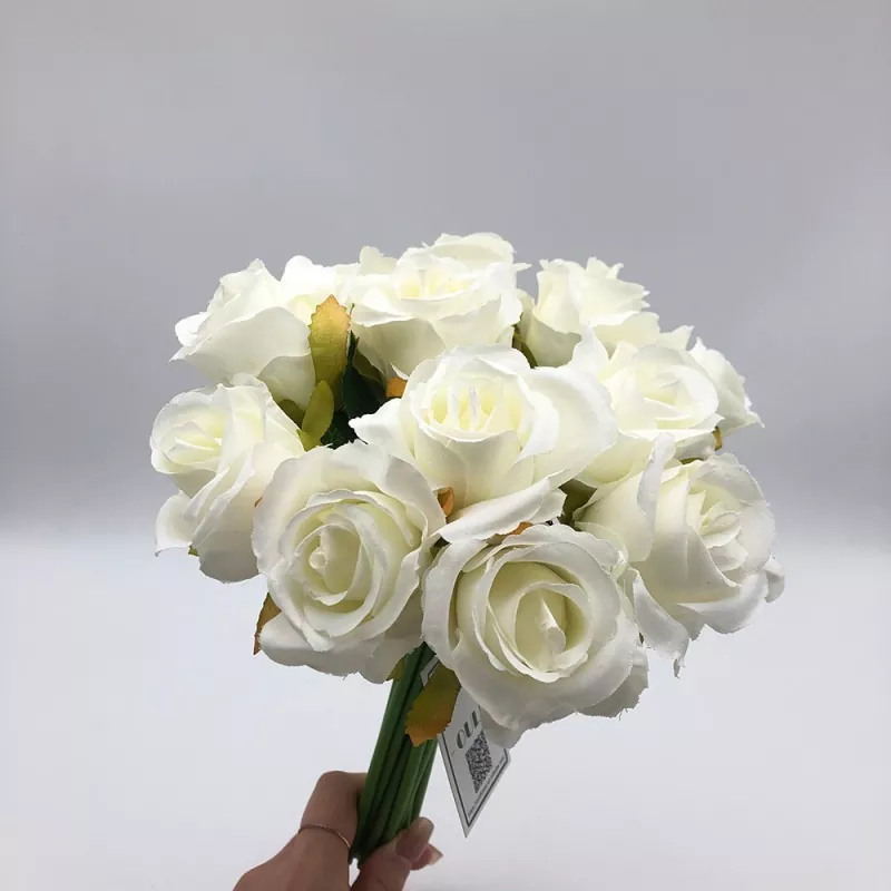 সিল্ক রোজ ব্রাইডাল তোড়া